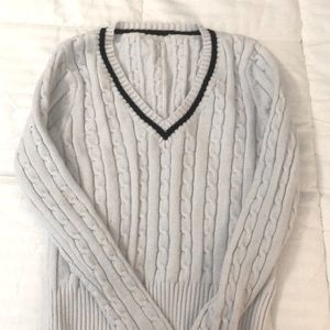 New white slim sweater